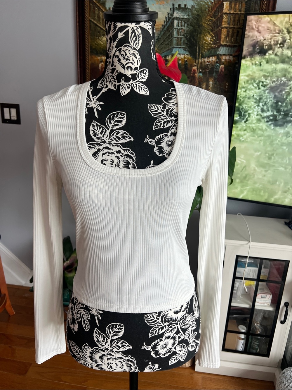 Women's White Ribbed Long-Sleeve Scoop Neck Top
